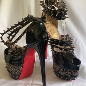 Christian Louboutin “ISOLDE” anniversary heels Size 9